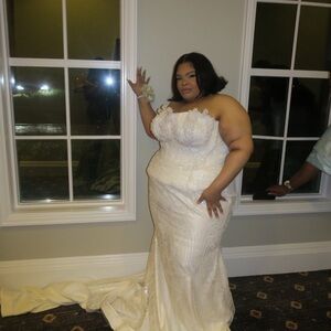 Elegant White Lace Prom Dress